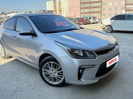 2020 Kia Rio IV, серый, 1590000 рублей, вид 1