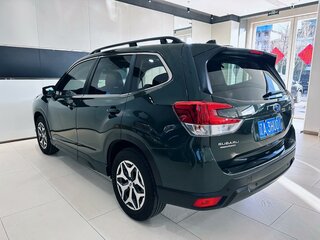 2023 Subaru Forester V Рестайлинг, чёрный, 3070000 рублей, вид 4