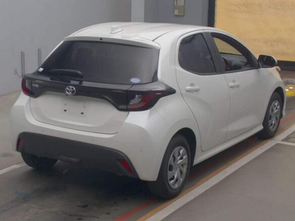 2020 Toyota Yaris IV, белый, 1325000 рублей - вид 32