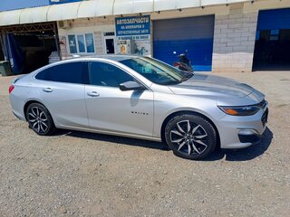 2020 Chevrolet Malibu IX Рестайлинг, серый, 1800000 рублей, вид 4
