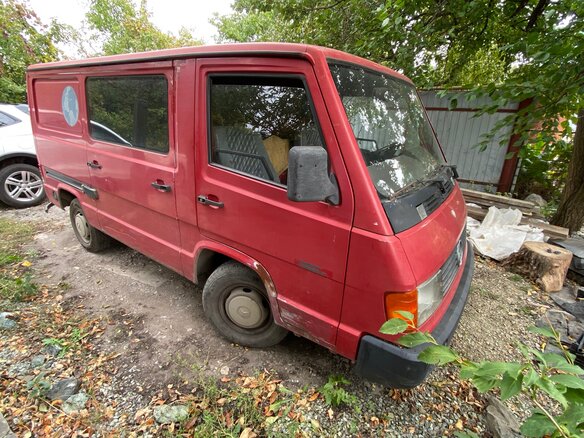 1995 Mercedes-Benz MB 100, красный, 310000 рублей