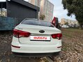 2016 Kia Rio III Рестайлинг, белый, 850000 рублей - вид 4