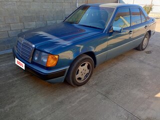 1991 Mercedes-Benz W124 200, синий, 690000 рублей, вид 1