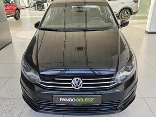 2017 Volkswagen Polo V Рестайлинг, чёрный, 899000 рублей, вид 2