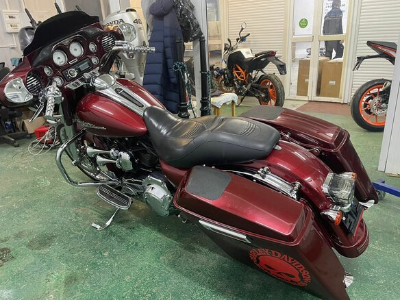 2009 Harley-Davidson Street Glide, пурпурный, 750000 рублей - вид 6