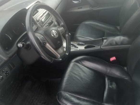 2011 Toyota Avensis III, белый, 1520000 рублей - вид 3