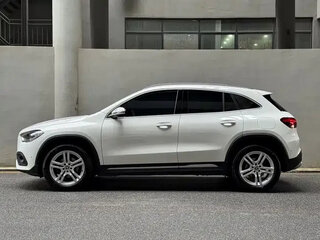 2022 Mercedes-Benz GLA 180 II (H247), белый, 2465084 рублей, вид 2