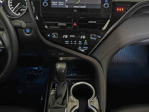 2021 Toyota Camry VIII (XV70) Рестайлинг, белый - вид 4