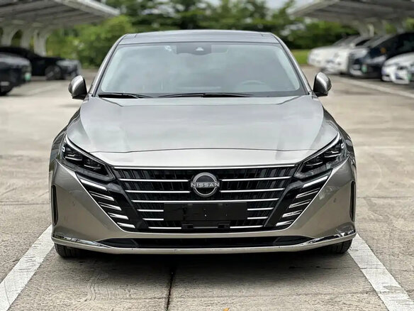 2023 Nissan Altima VI (L34) Рестайлинг, серебристый, 1860100 рублей - вид 1