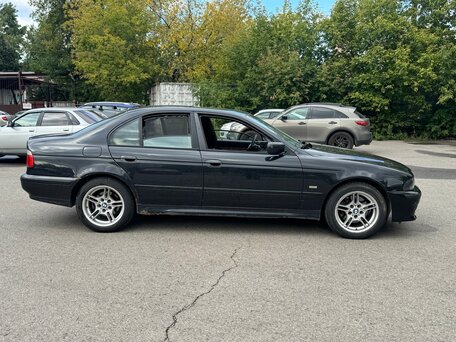 2001 BMW 5 серии 530i IV (E39) Рестайлинг, чёрный, 500000 рублей, вид 3