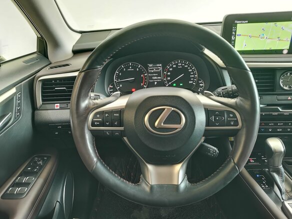 2019 Lexus RX 300 IV Рестайлинг, белый, 5250000 рублей - вид 9