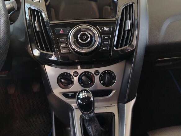 2011 Ford Focus III, серый, 549000 рублей - вид 9