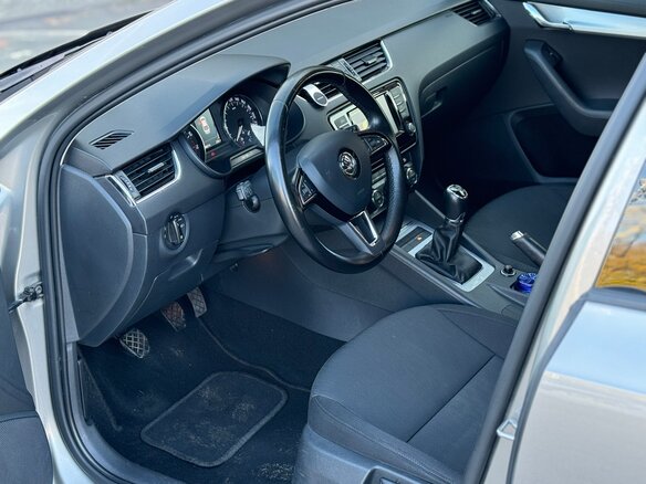 2016 Skoda Octavia III (A7), бежевый, 1250000 рублей - вид 13