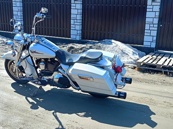 2005 Harley-Davidson Road King, белый, 800000 рублей - вид 2