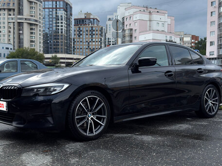 2021 BMW 3 серии 318i VII (G2x), чёрный, 3690000 рублей, вид 2