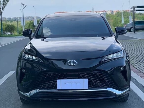 2025 Toyota Venza II, чёрный, 4282000 рублей - вид 1