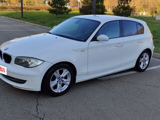 2008 BMW 1 серии 120i I (E81/E82/E87/E88) Рестайлинг, белый, 1150000 рублей, вид 4