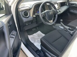 2015 Toyota RAV4 IV (XA40), белый, 2350000 рублей, вид 3