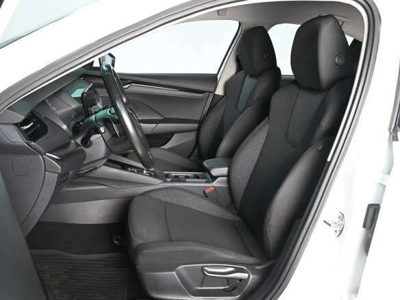 2021 Skoda Octavia IV (A8), белый, 2385000 рублей - вид 9