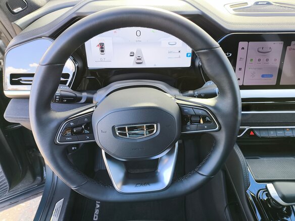 2025 Geely Monjaro I, серый, 3940000 рублей - вид 11