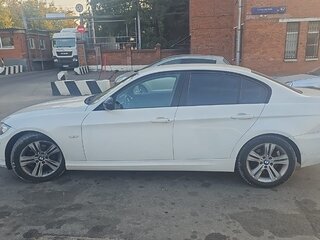 2011 BMW 3 серии 318i V (E90/E91/E92/E93) Рестайлинг, белый, 1000000 рублей, вид 4