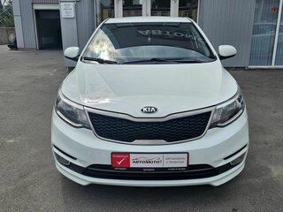 2017 Kia Rio III Рестайлинг, белый, 1037000 рублей, вид 4