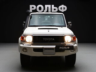 2022 Toyota Land Cruiser 79 70 Series Рестайлинг 1, белый, 7990000 рублей, вид 3