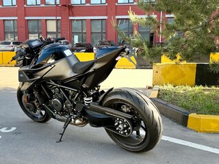 2023 KTM 1290 Super Duke R, серый, 2990000 рублей, вид 2