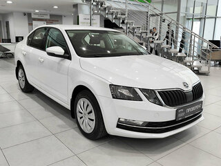 2017 Skoda Octavia III (A7) Рестайлинг, белый, 1650000 рублей, вид 3