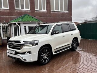 2019 Toyota Land Cruiser 200 Series Рестайлинг 2, белый, 7000000 рублей, вид 1