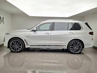 2024 BMW X7 40i I (G07) Рестайлинг, белый, 14740000 рублей, вид 2