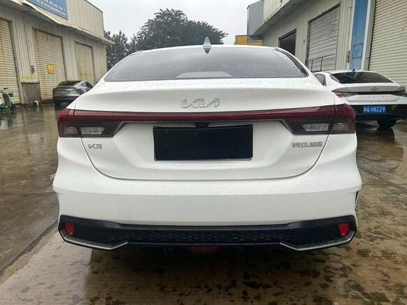 2021 Kia K3 II (China Market), белый - вид 4