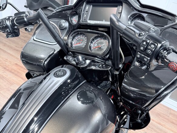 2018 Harley-Davidson CVO Road Glide, чёрный, 2499000 рублей - вид 26