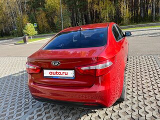 2013 Kia Rio 4-speed III, красный, 850000 рублей, вид 3