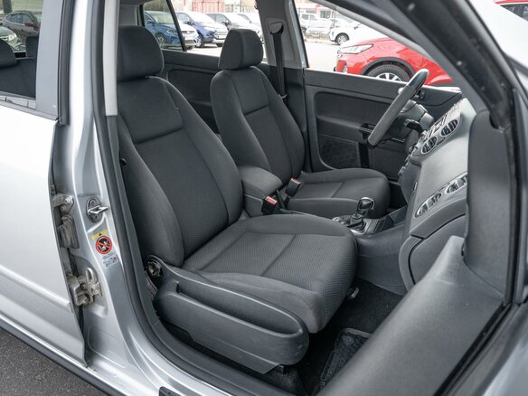 2012 Volkswagen Golf Plus II, серебристый, 785000 рублей - вид 9