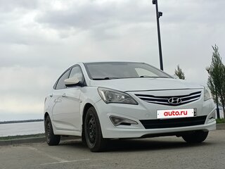 2015 Hyundai Solaris I Рестайлинг, белый, 900000 рублей, вид 2