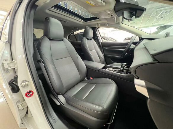 2023 Mazda 3 Axela IV (BP), белый, 1420000 рублей - вид 8