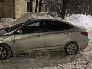 2016 Hyundai Solaris I Рестайлинг, серебристый, 420000 рублей, вид 5