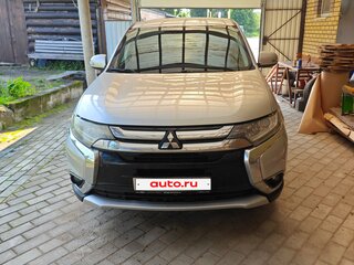 2018 Mitsubishi Outlander III Рестайлинг 2, серебристый, 1600000 рублей, вид 1