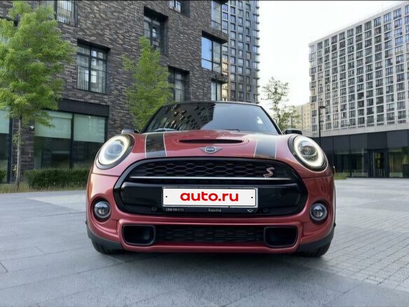 2020 Mini Hatch Cooper S III (F55/F56) Рестайлинг, красный, 2200000 рублей - вид 1