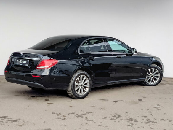 2020 Mercedes-Benz E-Класс 200 d V (W213, S213, C238), чёрный, 2500000 рублей - вид 4