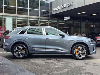 2026 Audi Q2 L e-tron I Рестайлинг, голубой, 4999666 рублей, вид 5