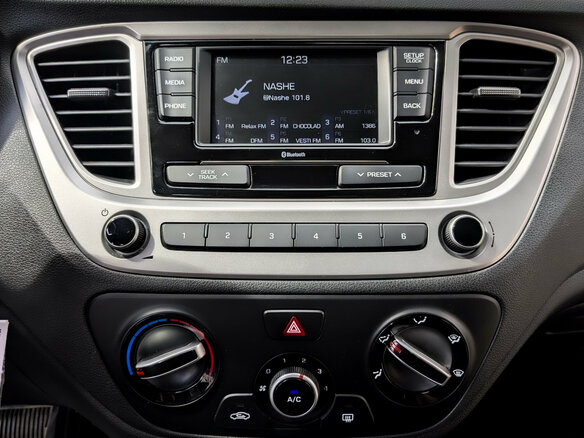2022 Hyundai Solaris II Рестайлинг, белый, 1565000 рублей - вид 14
