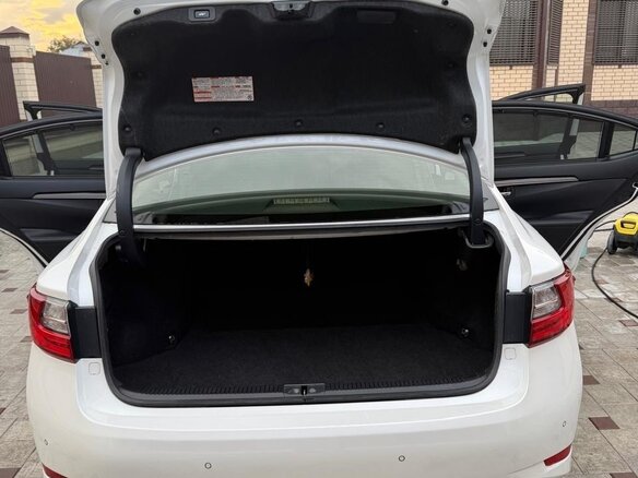 2015 Lexus ES 250 VI Рестайлинг, белый, 3000100 рублей - вид 11