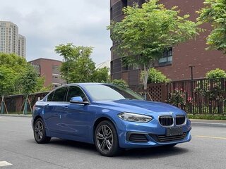 2023 BMW 1 серии 120i III (F52) Рестайлинг, синий, 1450000 рублей, вид 3
