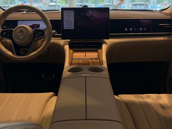 2026 Aito M7 53.4 kWh II, красный - вид 5