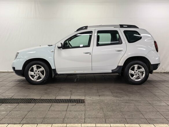 2017 Renault Duster I Рестайлинг, белый, 940000 рублей - вид 5
