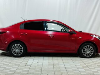 2017 Kia Rio IV, красный, 980000 рублей, вид 3