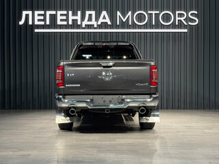 2019 Ram 1500 Crew Cab V, серый, 6150000 рублей, вид 5