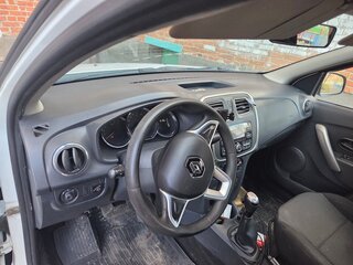 2021 Renault Logan II Рестайлинг, белый, 930000 рублей, вид 4